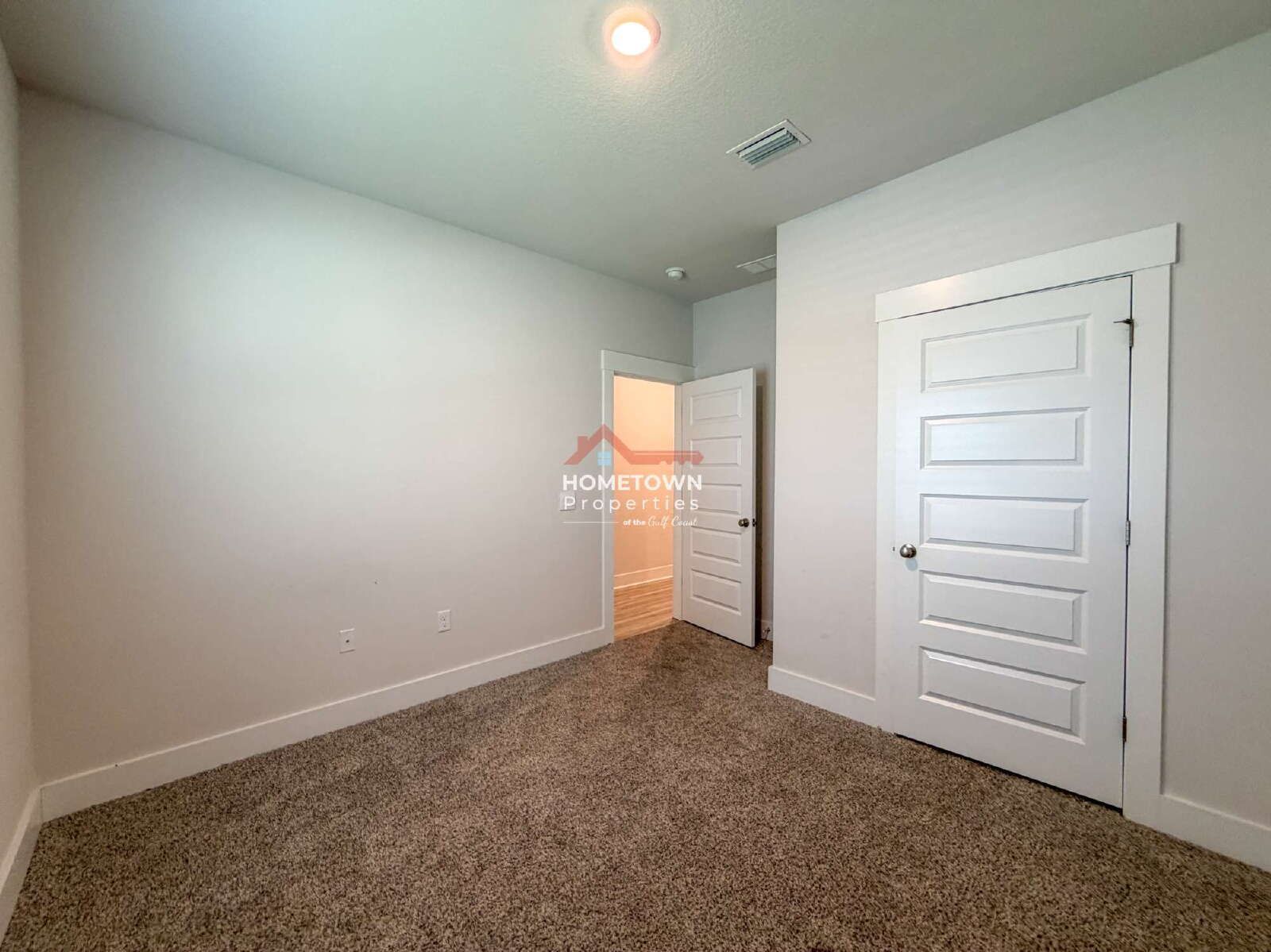 Charming 4-Bedroom Home at 9899 Starling Drive, Pensacola – Spacious Living with 2 Full Baths in 1581 Sq Ft! property image