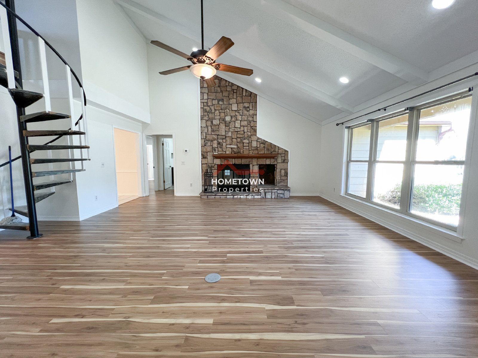 Expansive Three Bedroom Home with Office and Loft on Scenic Hwy property image