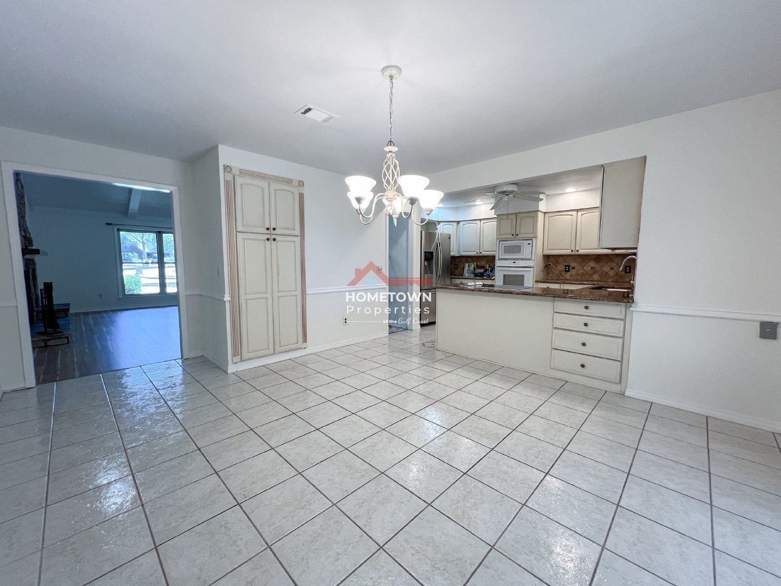 Expansive Three Bedroom Home with Office and Loft on Scenic Hwy property image