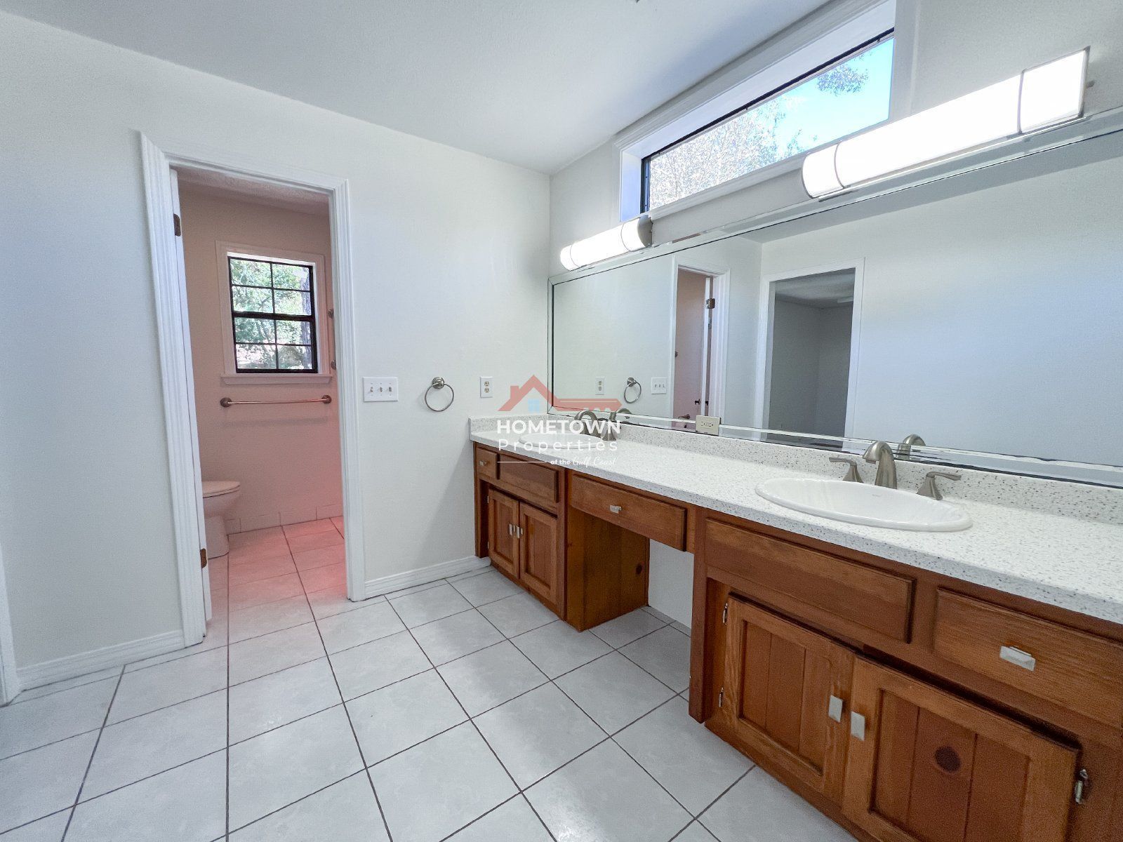 Expansive Three Bedroom Home with Office and Loft on Scenic Hwy property image