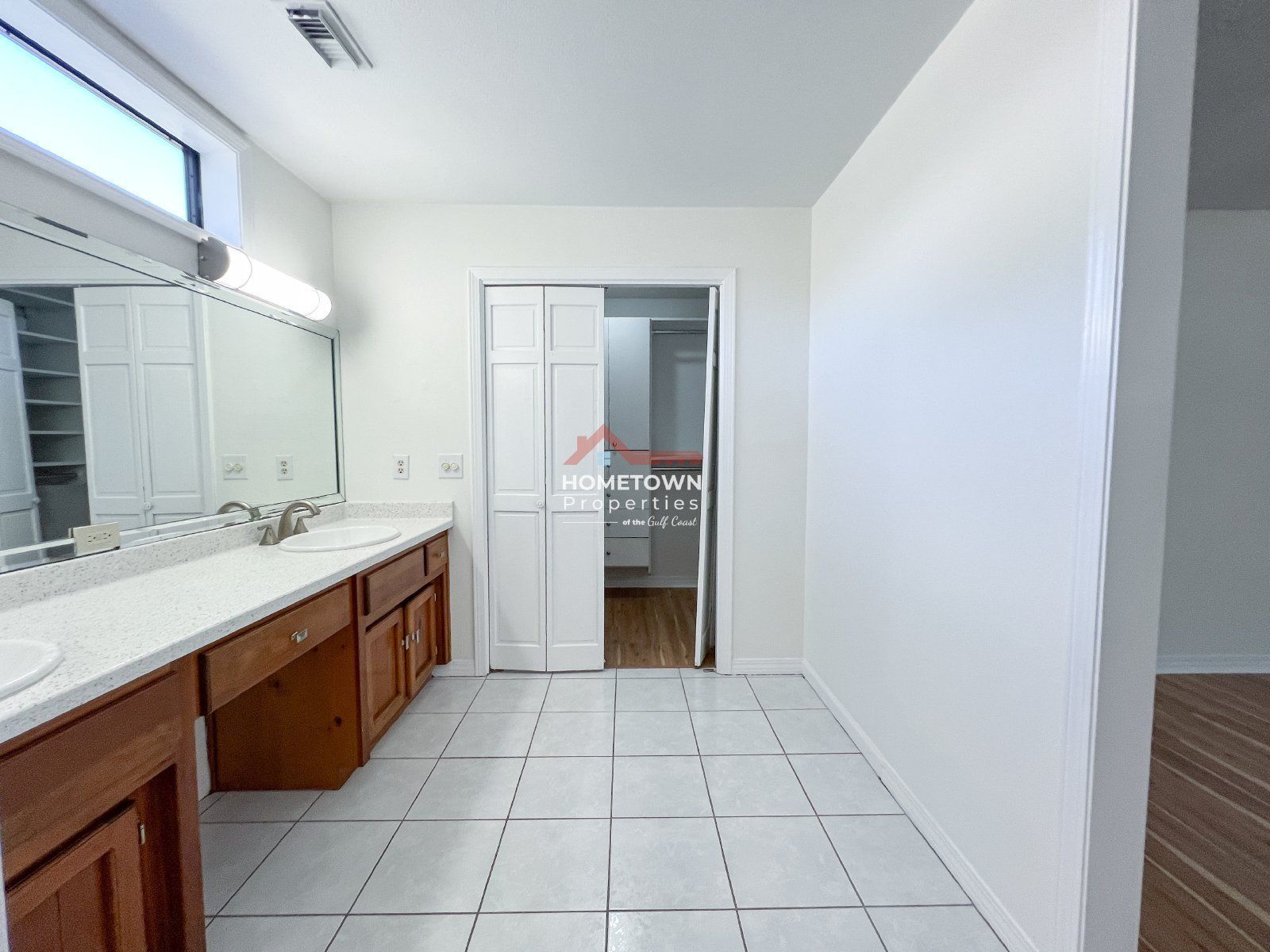 Expansive Three Bedroom Home with Office and Loft on Scenic Hwy property image