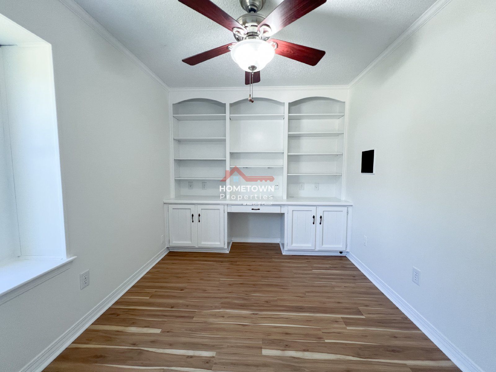 Expansive Three Bedroom Home with Office and Loft on Scenic Hwy property image