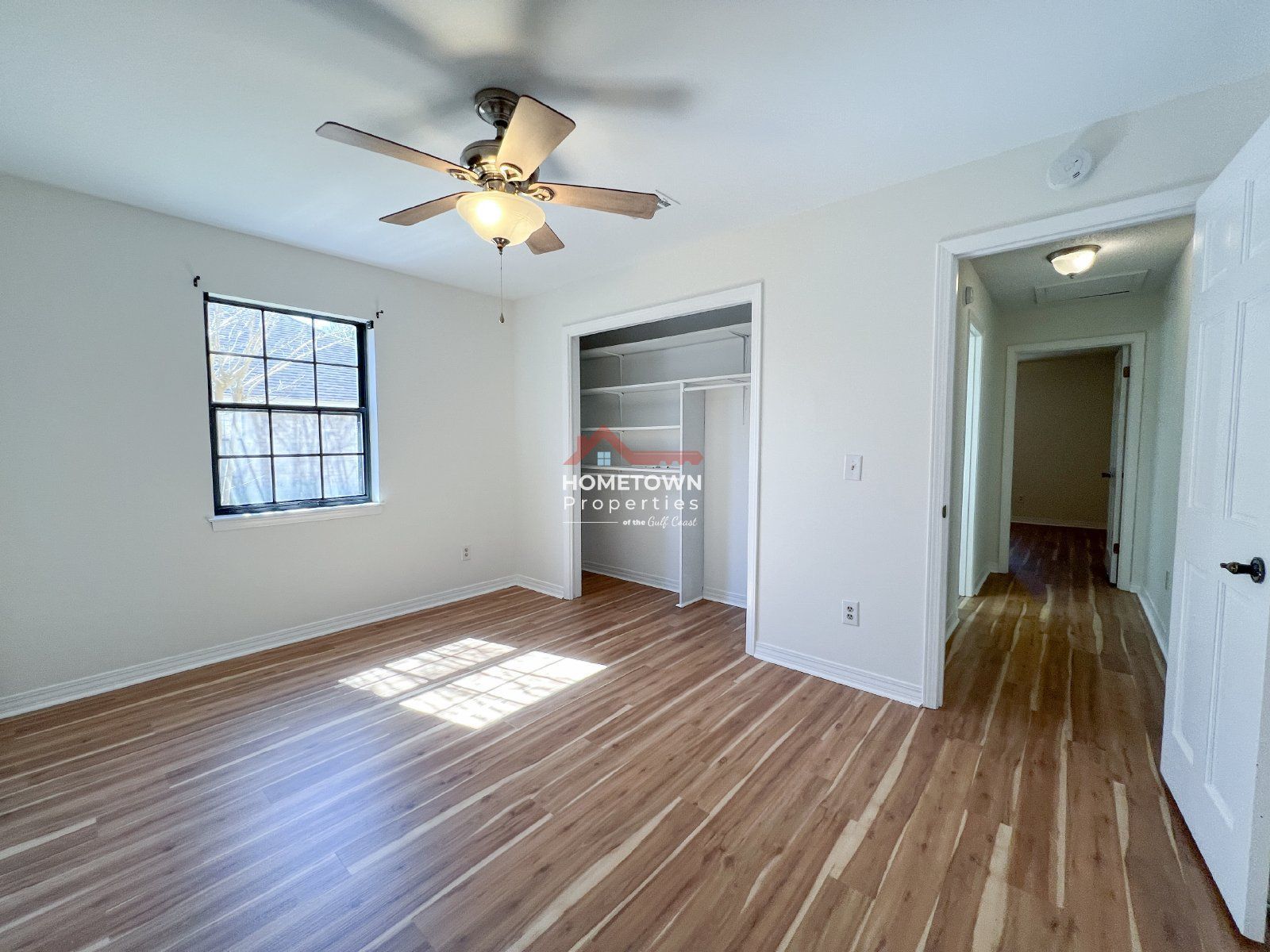 Expansive Three Bedroom Home with Office and Loft on Scenic Hwy property image