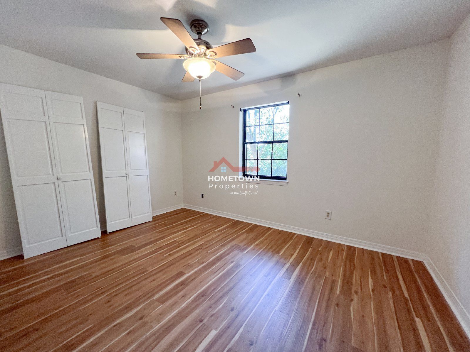 Expansive Three Bedroom Home with Office and Loft on Scenic Hwy property image