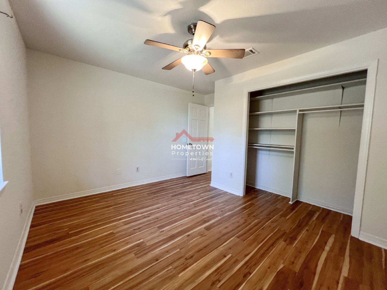 Expansive Three Bedroom Home with Office and Loft on Scenic Hwy property image