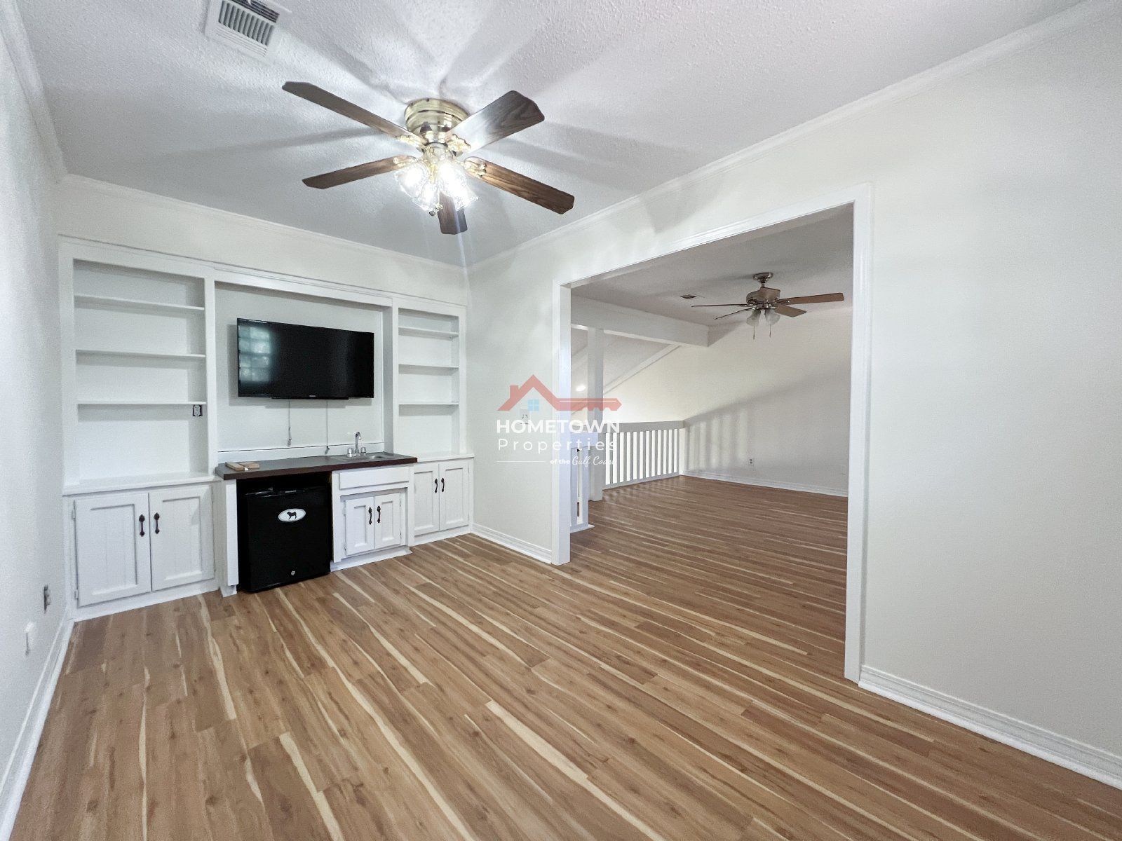 Expansive Three Bedroom Home with Office and Loft on Scenic Hwy property image