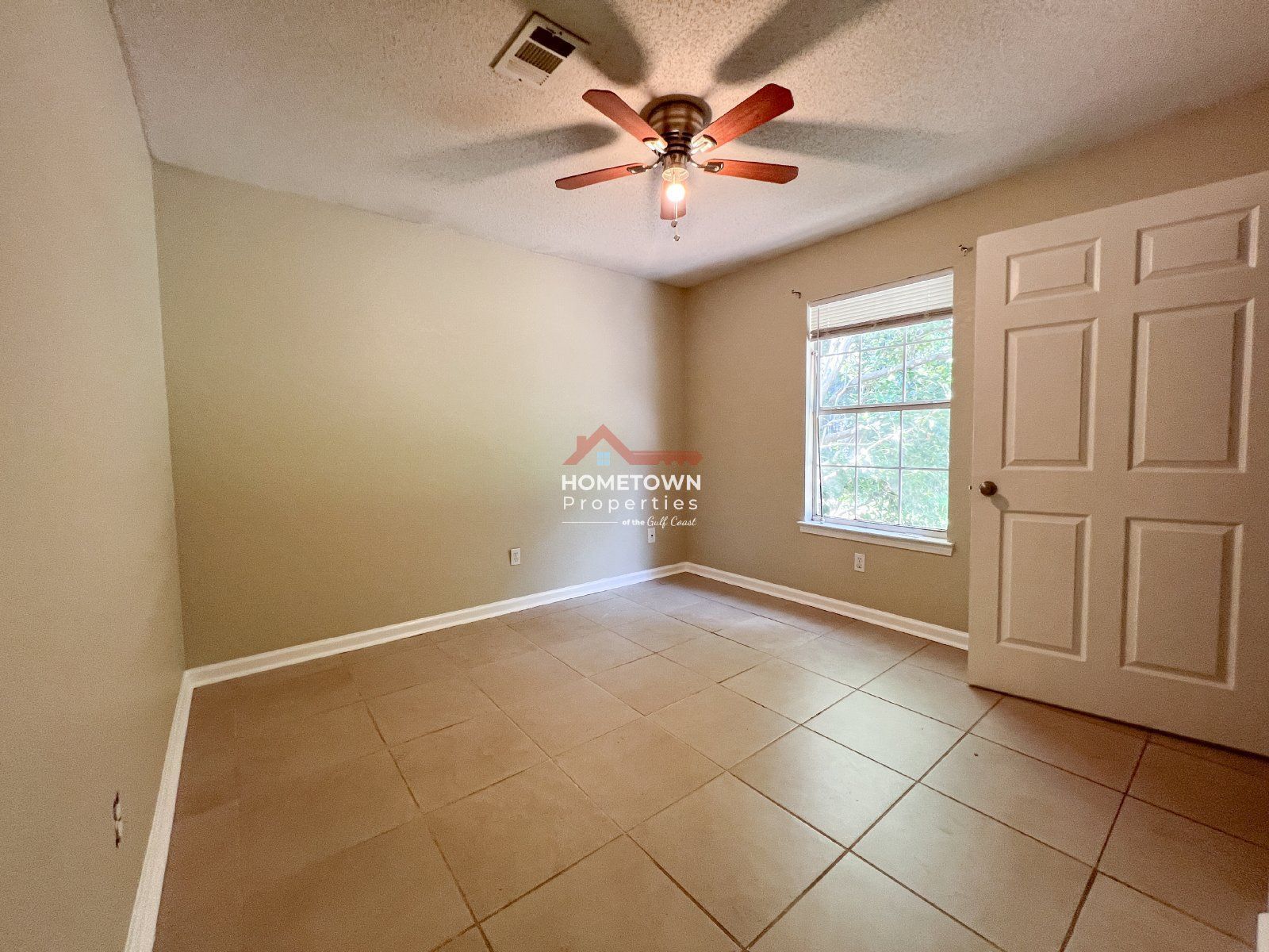 2 Bed Unit with Spacious Layout in Pensacola! property image