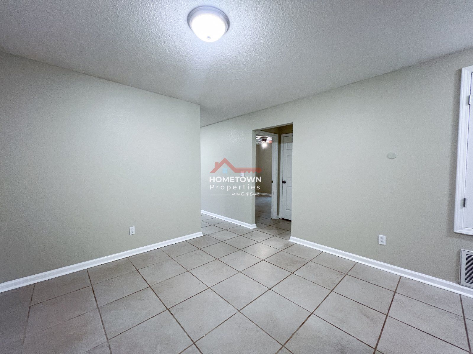 2 Bed Unit with Spacious Layout in Pensacola! property image