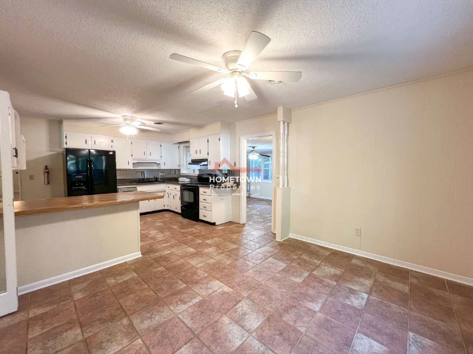 Charming 4-Bedroom Home with 2 Full Baths in Pensacola property image