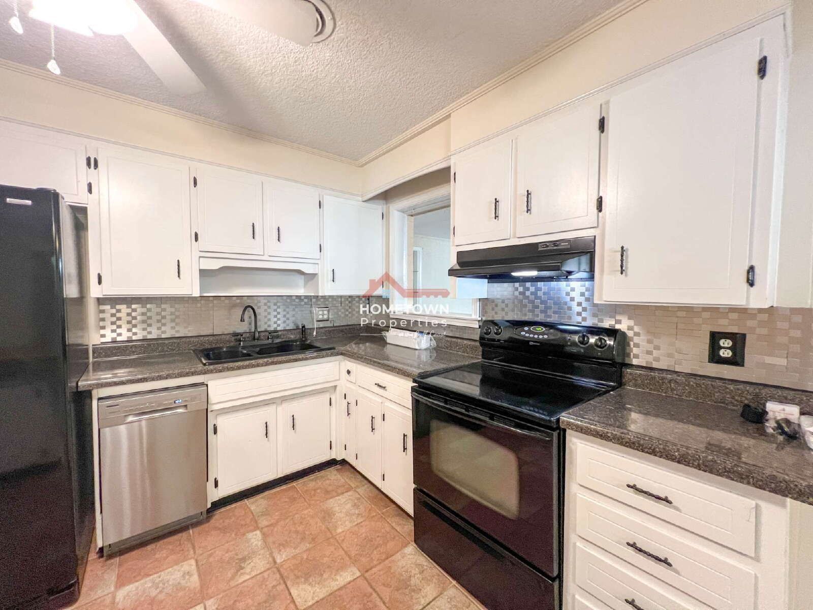 Charming 4-Bedroom Home with 2 Full Baths in Pensacola property image
