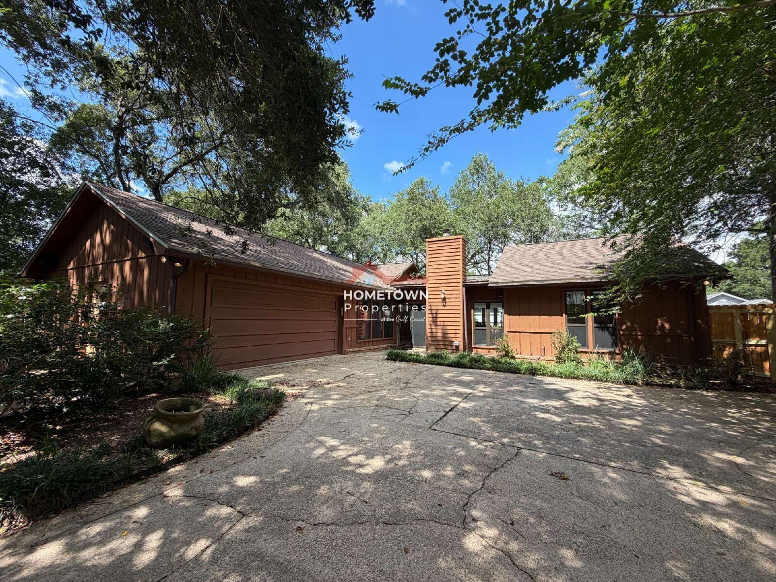 Charming 3-Bed, 2-Bath Retreat with 1,759 Sq Ft of Comfort in Pensacola! property image
