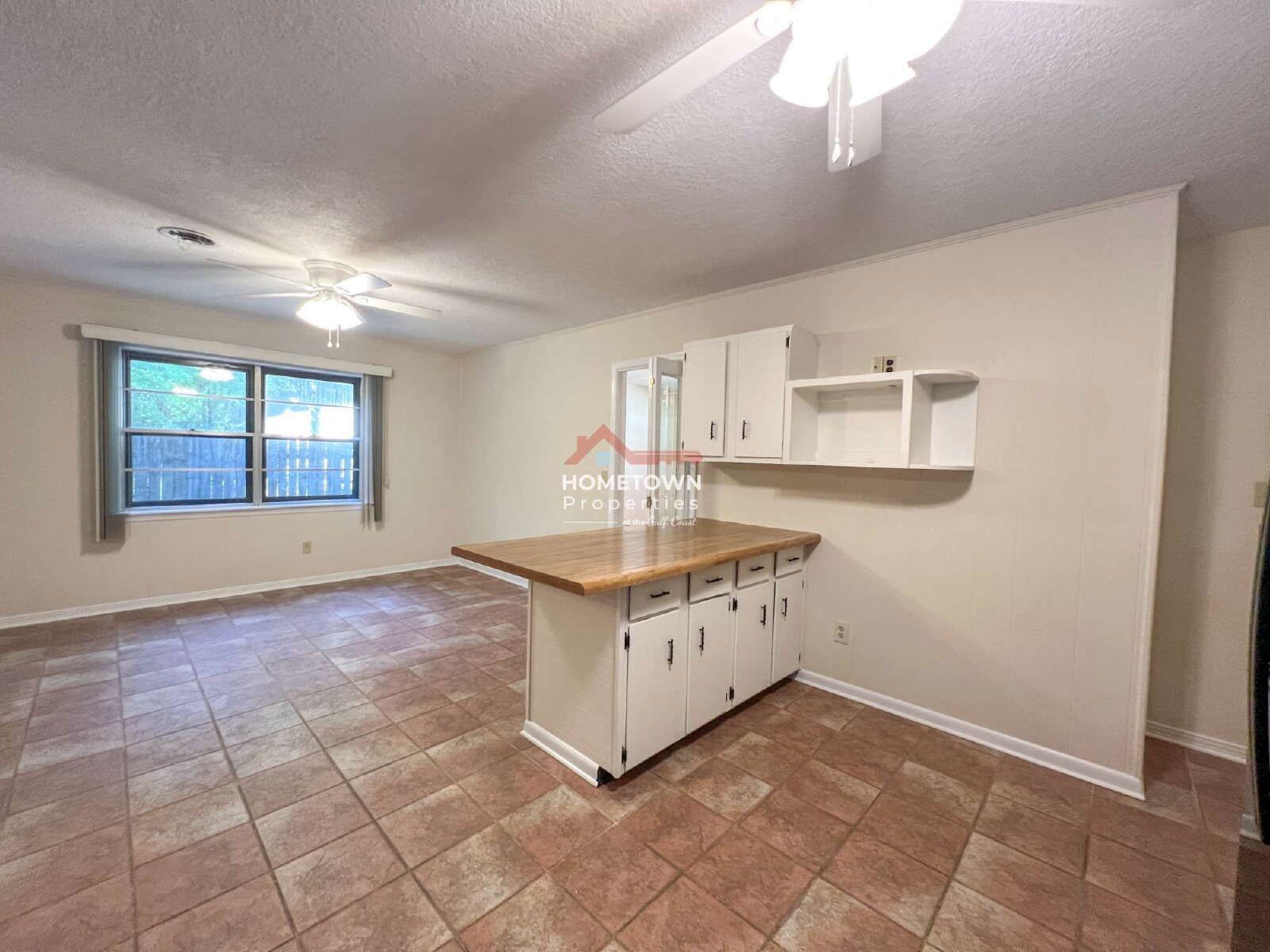 Charming 4-Bedroom Home with 2 Full Baths in Pensacola property image