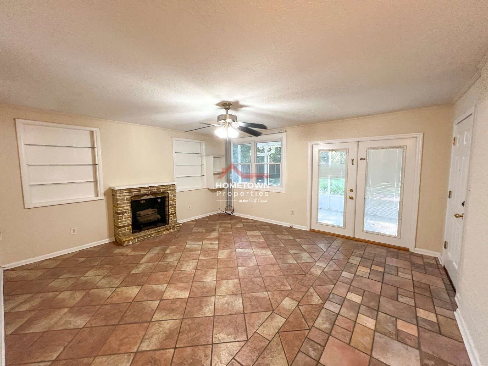 Charming 4-Bedroom Home with 2 Full Baths in Pensacola property image
