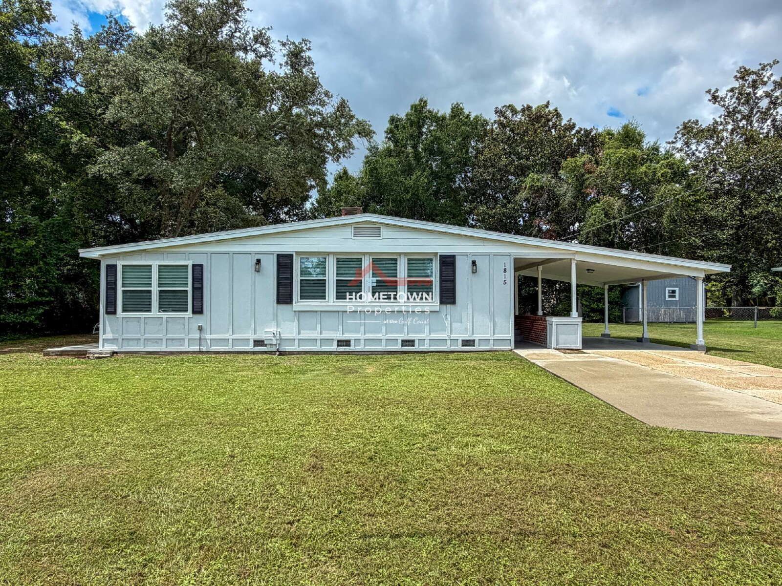 Charming 4-Bed Oasis with 2.5 Baths in Pensacola's Prime Location - 1815 Hallmark Dr! property image