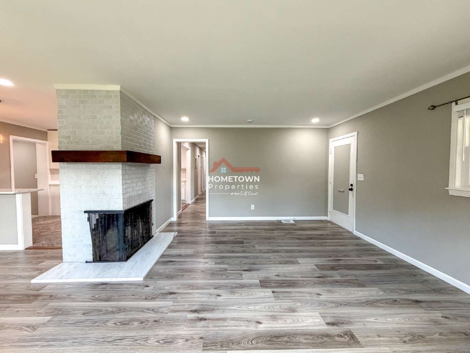 Charming 4-Bed Oasis with 2.5 Baths in Pensacola's Prime Location - 1815 Hallmark Dr! property image