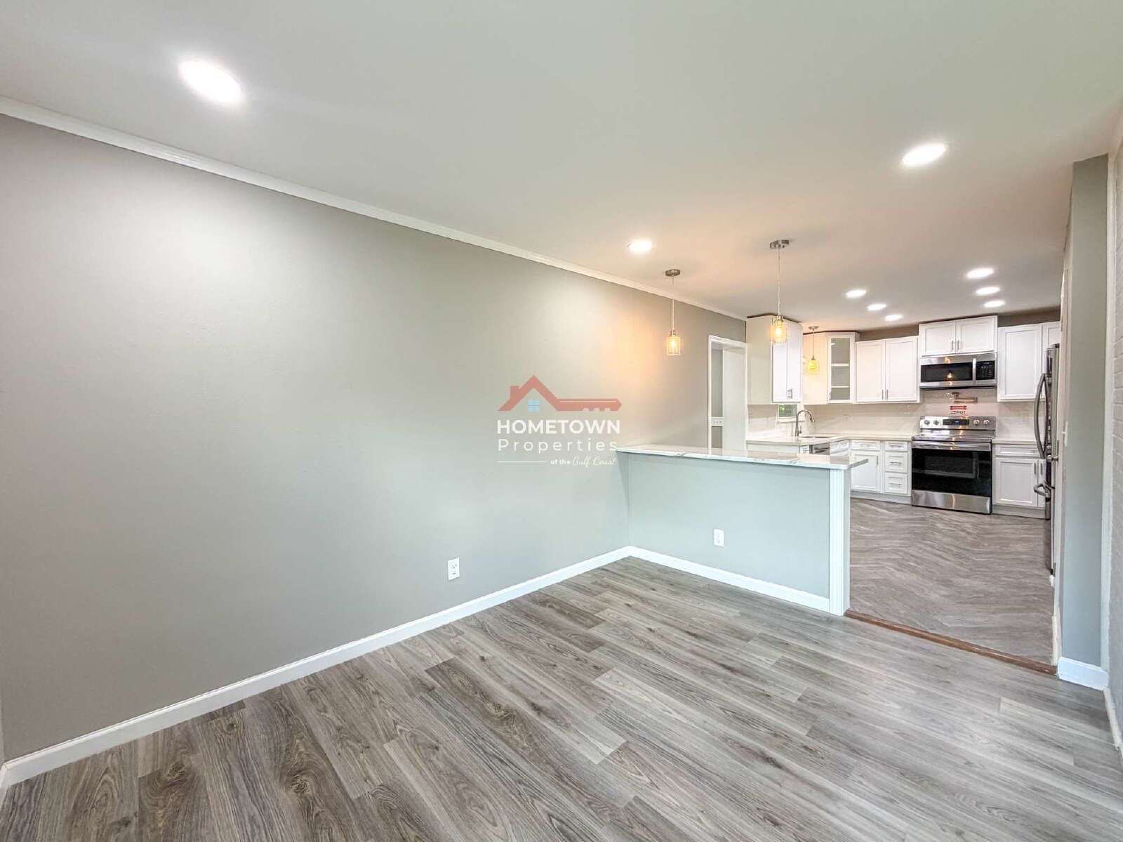 Charming 4-Bed Oasis with 2.5 Baths in Pensacola's Prime Location - 1815 Hallmark Dr! property image