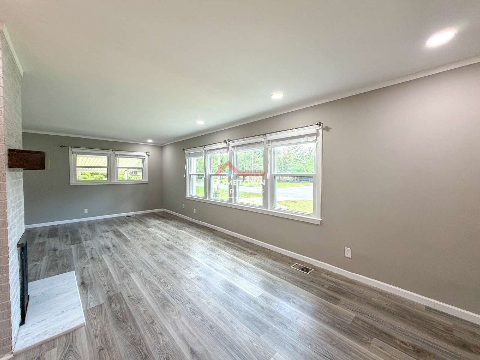Charming 4-Bed Oasis with 2.5 Baths in Pensacola's Prime Location - 1815 Hallmark Dr! property image