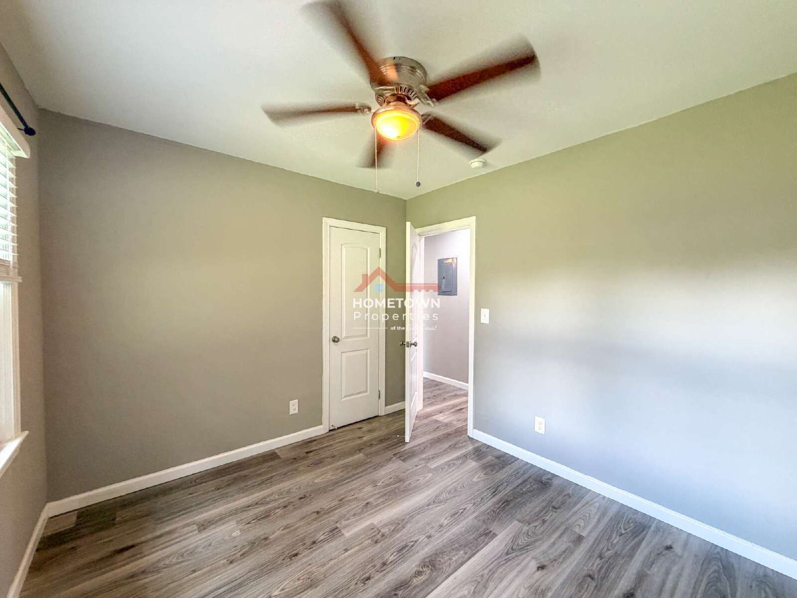 Charming 4-Bed Oasis with 2.5 Baths in Pensacola's Prime Location - 1815 Hallmark Dr! property image