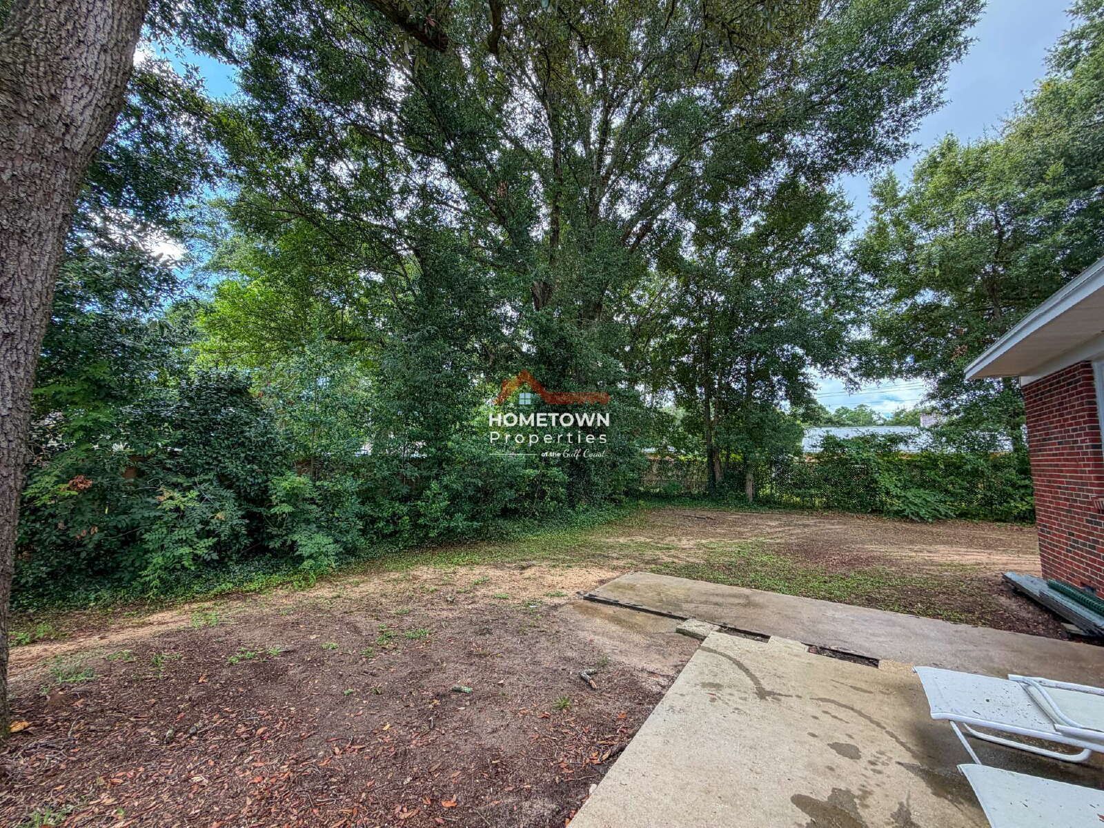 Charming 4-Bed Oasis with 2.5 Baths in Pensacola's Prime Location - 1815 Hallmark Dr! property image