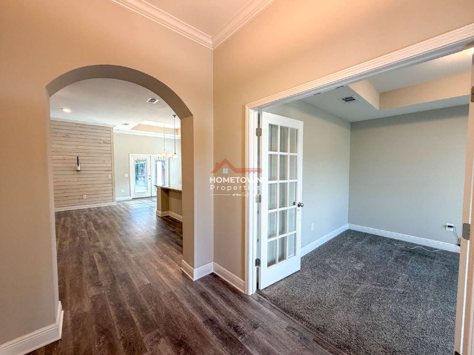 Charming 3-Bed Sanctuary with Bonus Room in Pensacola - 6109 Twenty One Oaks Drive property image