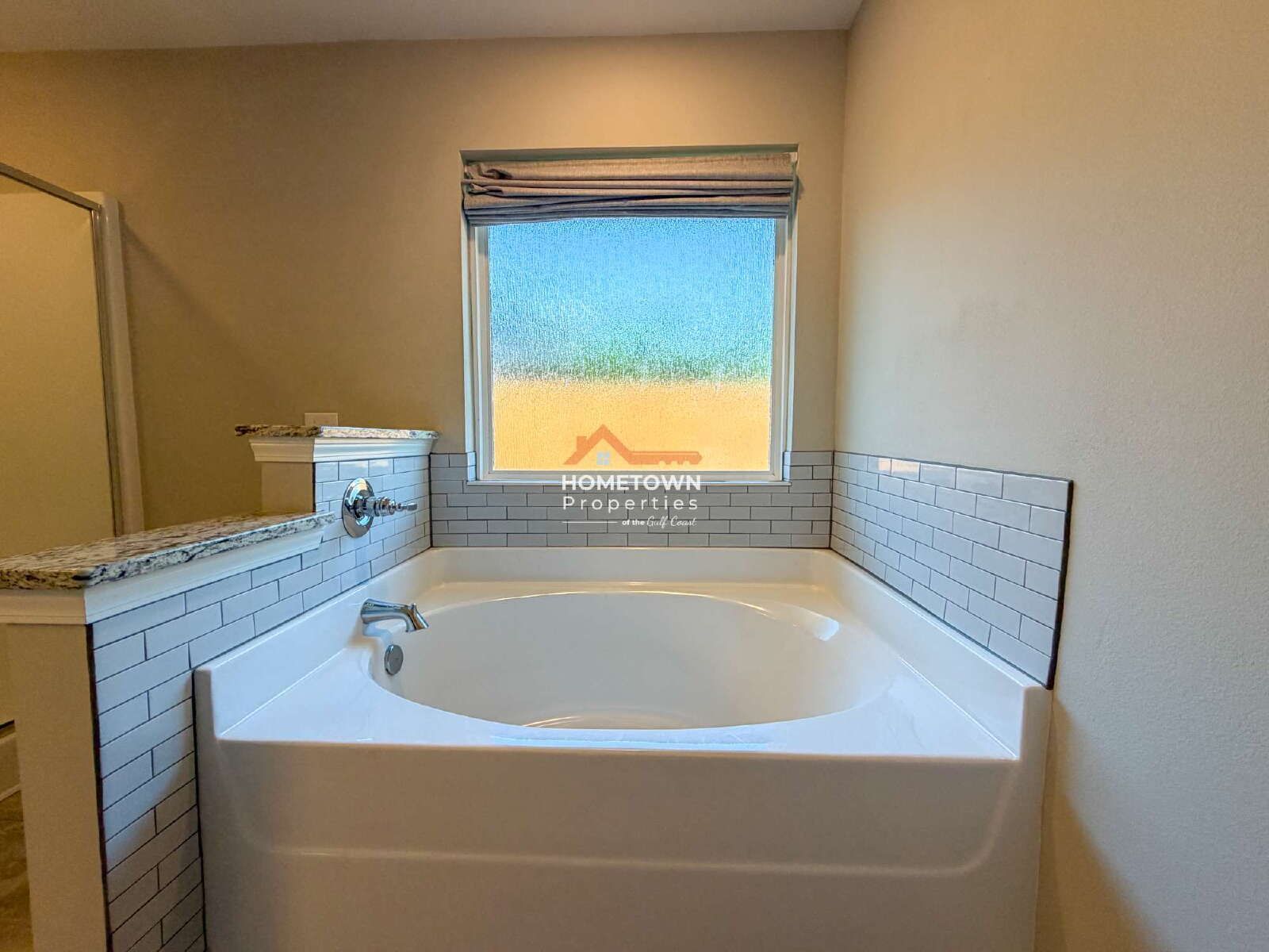Charming 3-Bed Sanctuary with Bonus Room in Pensacola - 6109 Twenty One Oaks Drive property image