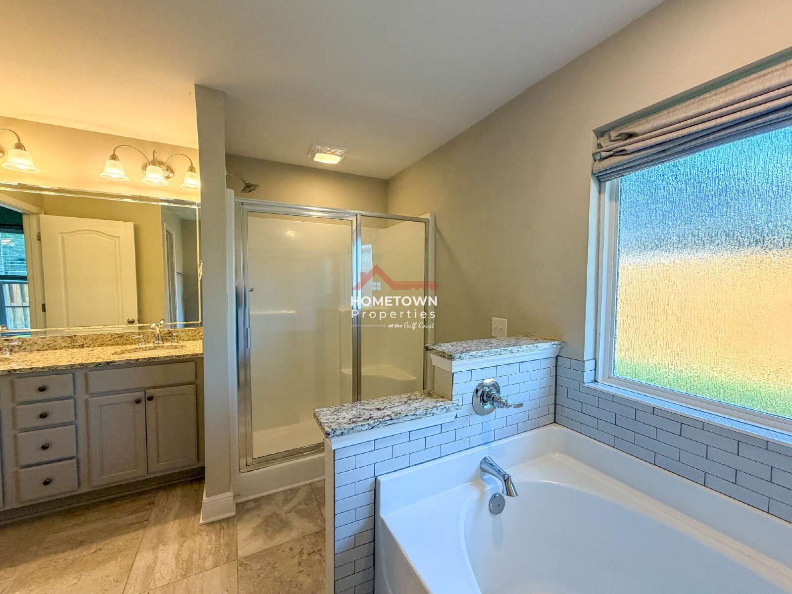 Charming 3-Bed Sanctuary with Bonus Room in Pensacola - 6109 Twenty One Oaks Drive property image