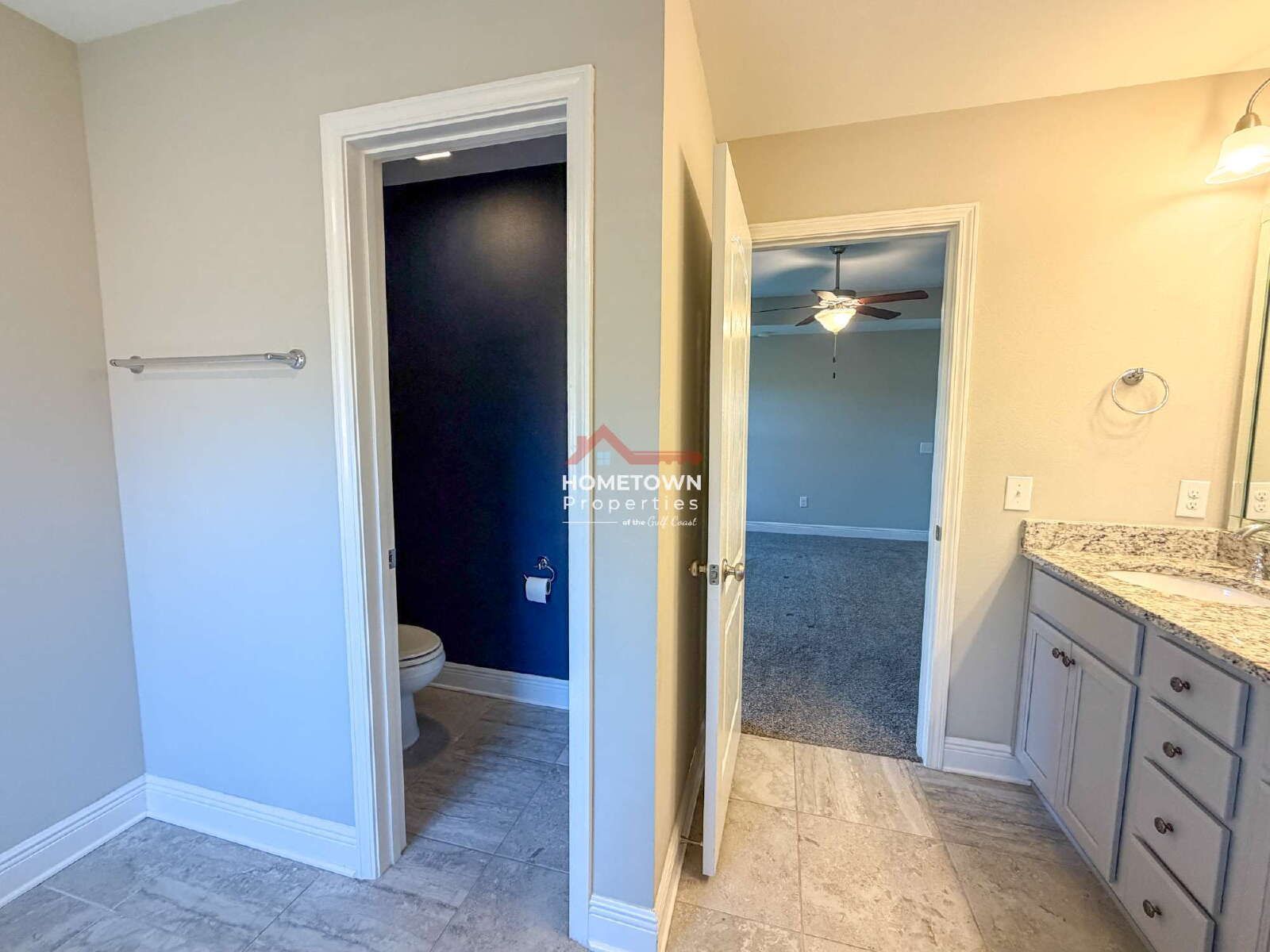 Charming 3-Bed Sanctuary with Bonus Room in Pensacola - 6109 Twenty One Oaks Drive property image