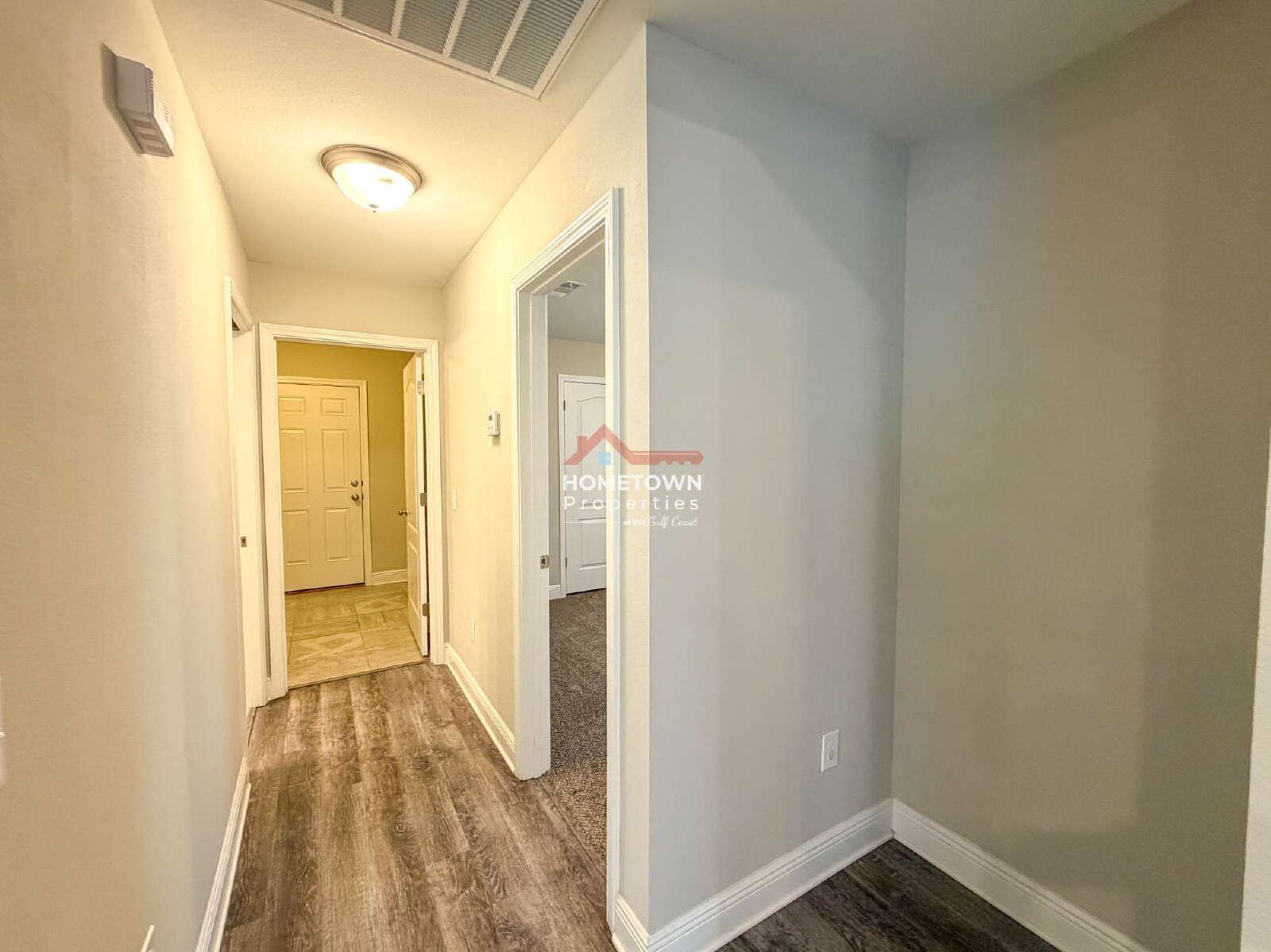 Charming 3-Bed Sanctuary with Bonus Room in Pensacola - 6109 Twenty One Oaks Drive property image