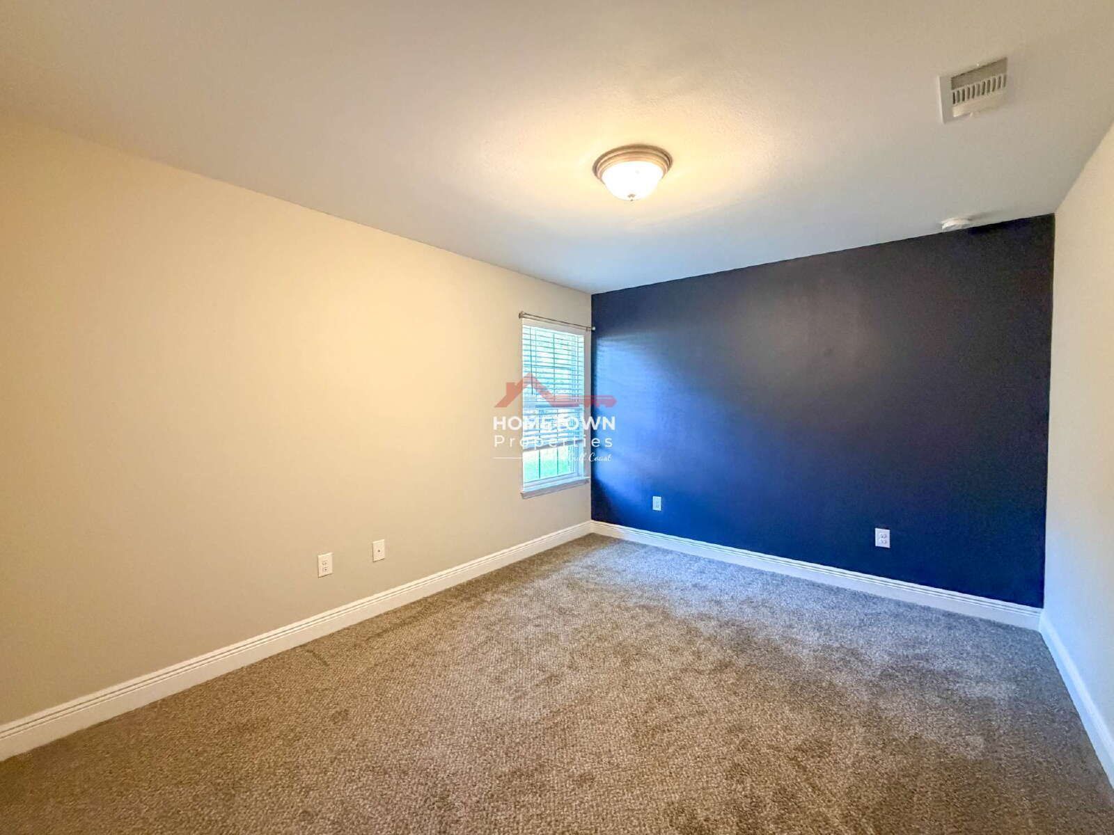 Charming 3-Bed Sanctuary with Bonus Room in Pensacola - 6109 Twenty One Oaks Drive property image