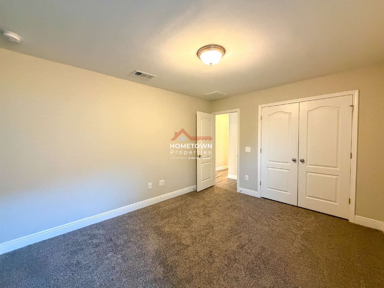 Charming 3-Bed Sanctuary with Bonus Room in Pensacola - 6109 Twenty One Oaks Drive property image