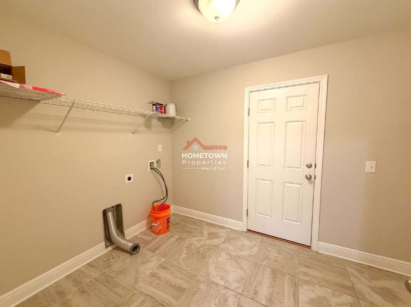 Charming 3-Bed Sanctuary with Bonus Room in Pensacola - 6109 Twenty One Oaks Drive property image
