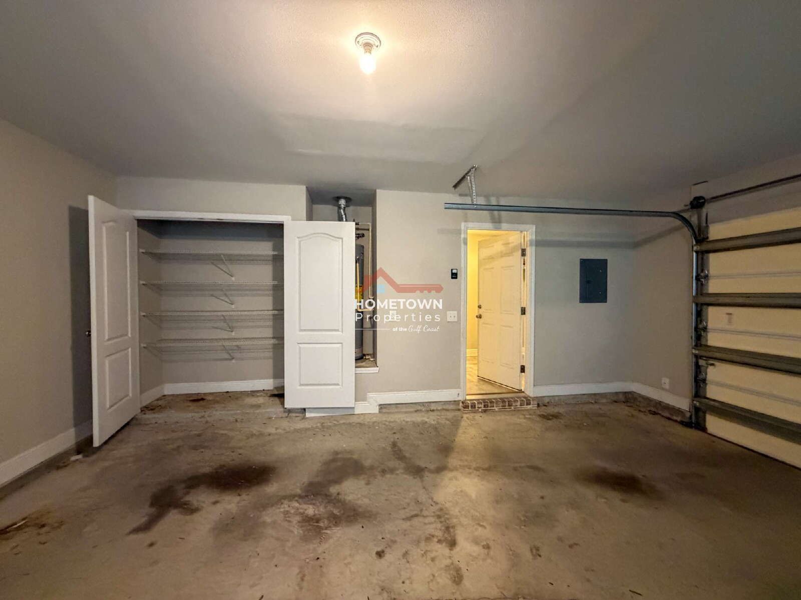 Charming 3-Bed Sanctuary with Bonus Room in Pensacola - 6109 Twenty One Oaks Drive property image