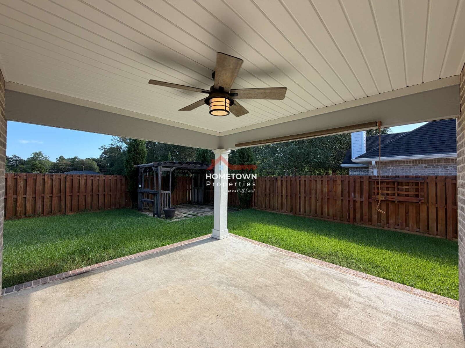 Charming 3-Bed Sanctuary with Bonus Room in Pensacola - 6109 Twenty One Oaks Drive property image