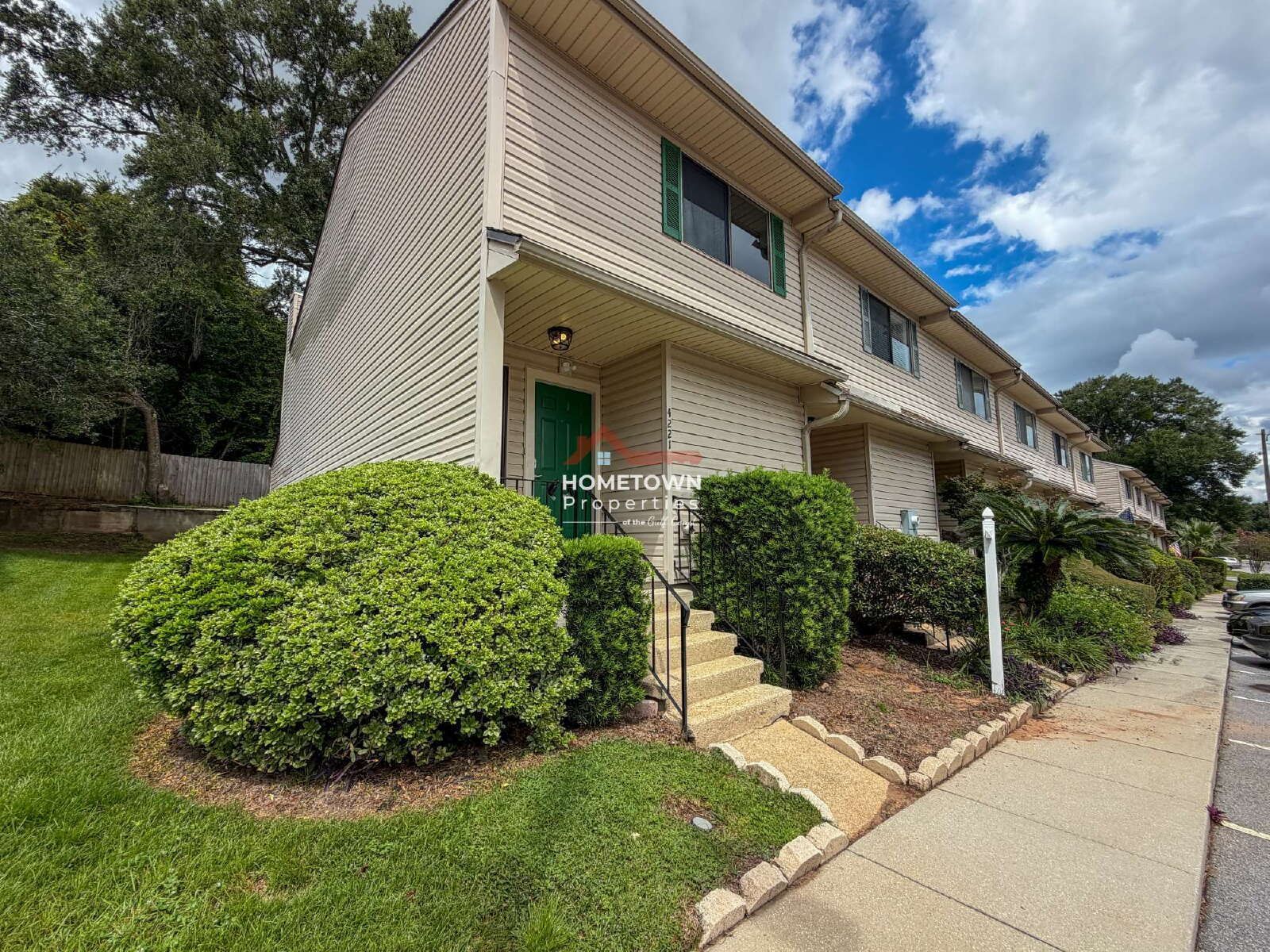 Charming 2-Bed Condo Oasis in Pensacola – 1.5 Baths & 1260 Sq Ft of Comfort at 4221 Brookside Drive! property image