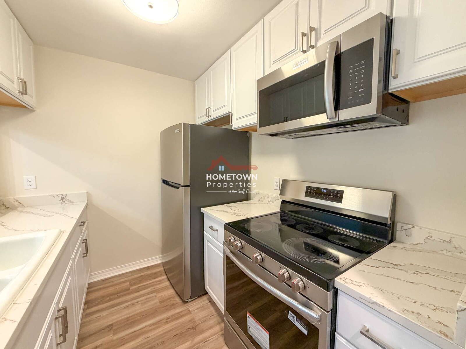 Charming 2-Bed Condo Oasis in Pensacola – 1.5 Baths & 1260 Sq Ft of Comfort at 4221 Brookside Drive! property image