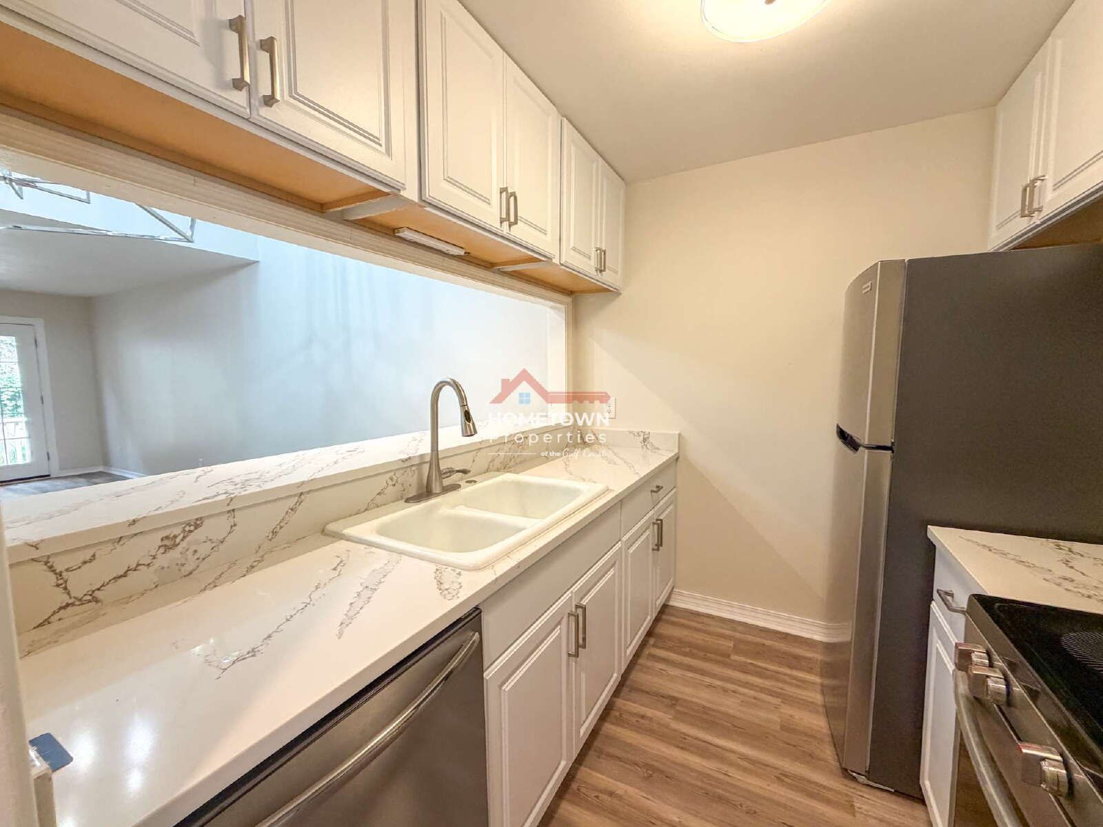 Charming 2-Bed Condo Oasis in Pensacola – 1.5 Baths & 1260 Sq Ft of Comfort at 4221 Brookside Drive! property image