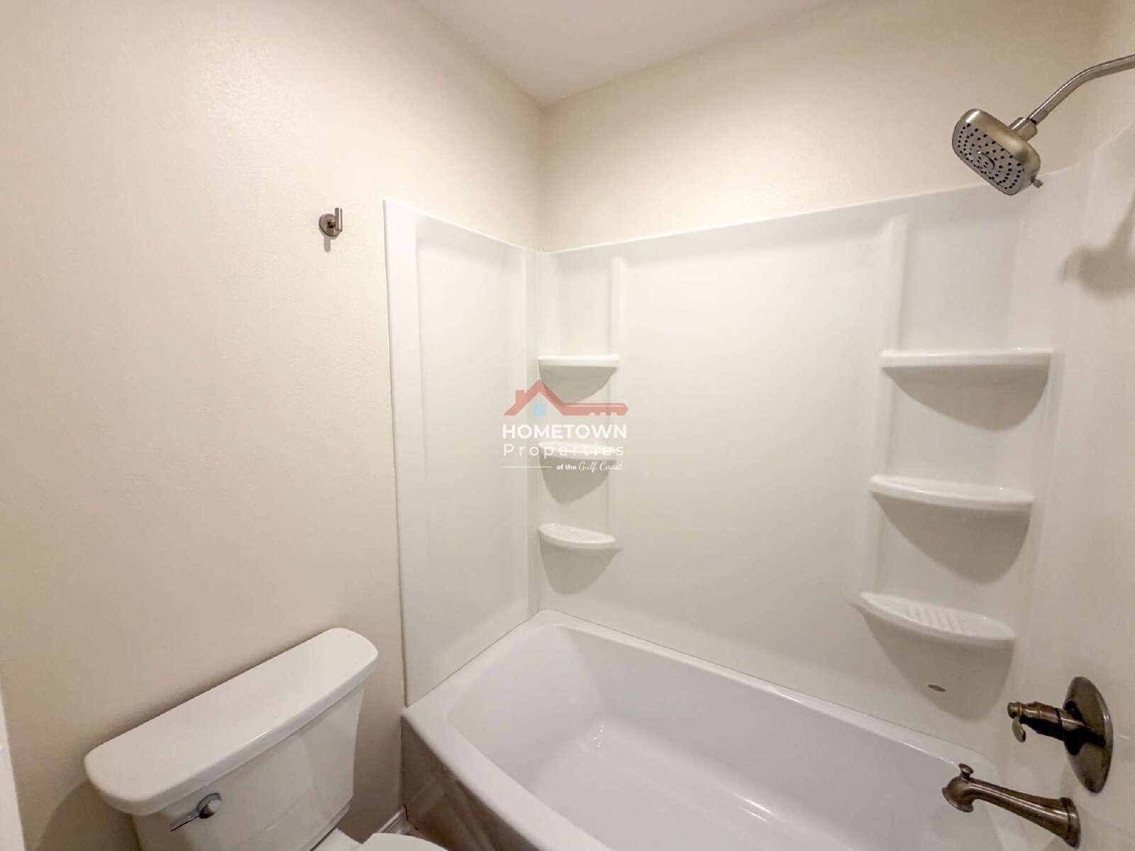 Charming 2-Bed Condo Oasis in Pensacola – 1.5 Baths & 1260 Sq Ft of Comfort at 4221 Brookside Drive! property image