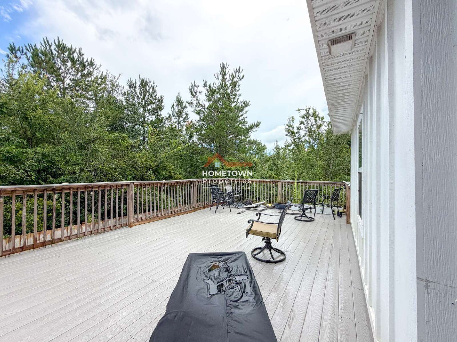 Spacious 4-Bedroom with Luxurious Granite Touches in Pensacola! property image