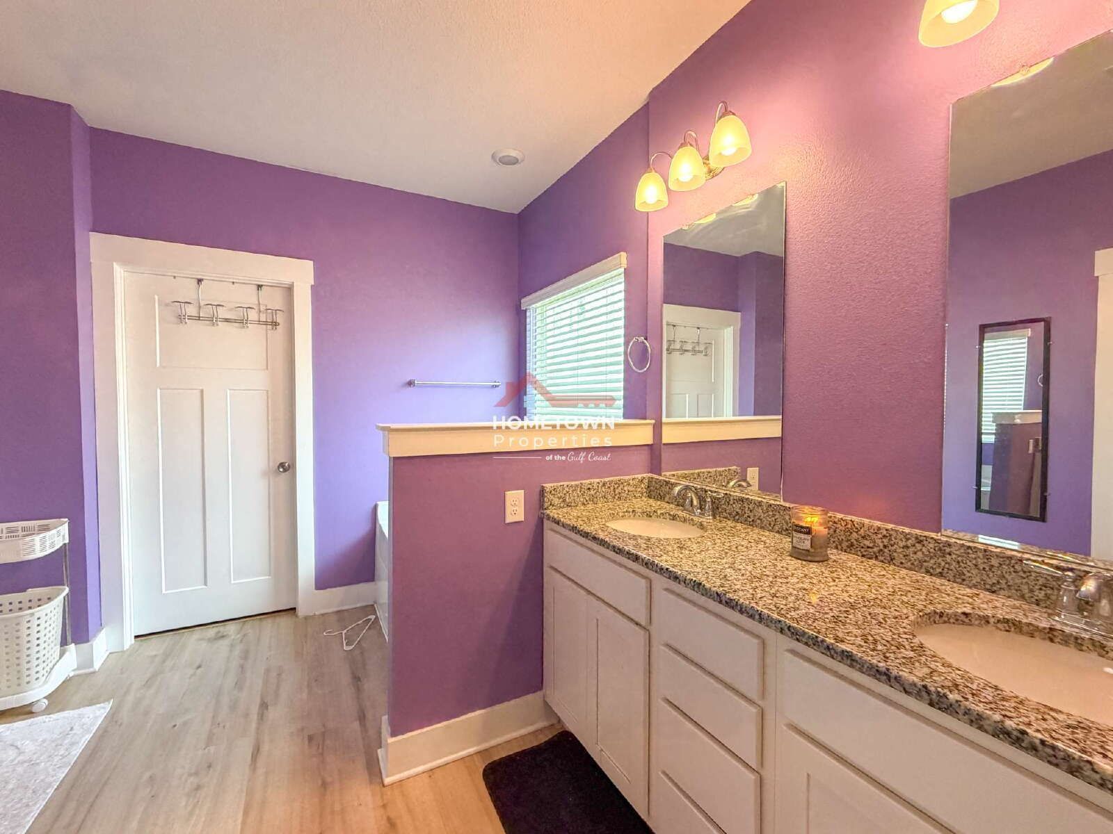 Spacious 4-Bedroom with Luxurious Granite Touches in Pensacola! property image