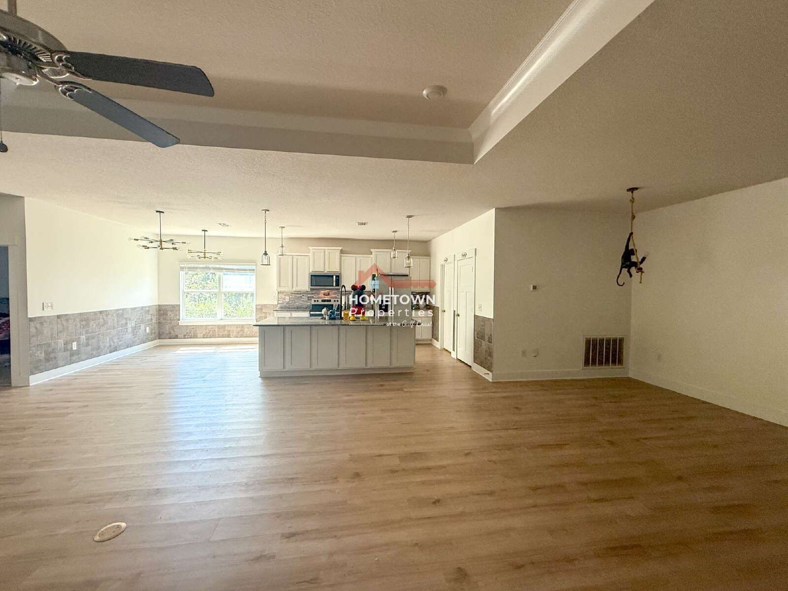 Spacious 4-Bedroom with Luxurious Granite Touches in Pensacola! property image
