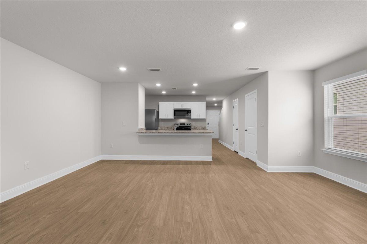 Charming 3-Bed Haven with Granite Countertops & Spacious Living at 1116 Coniferous Ave! property image