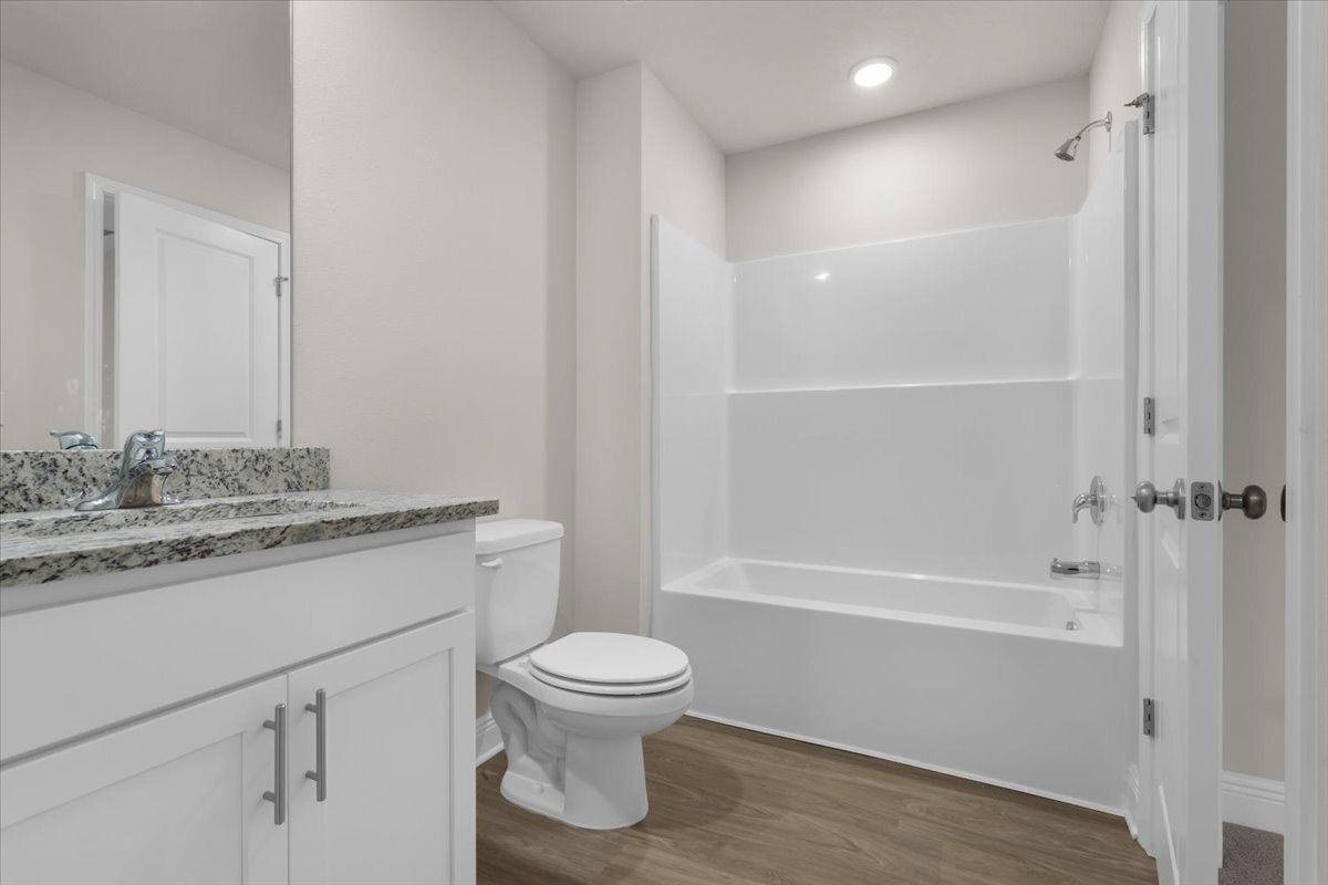 Charming 3-Bed Haven with Granite Countertops & Spacious Living at 1116 Coniferous Ave! property image
