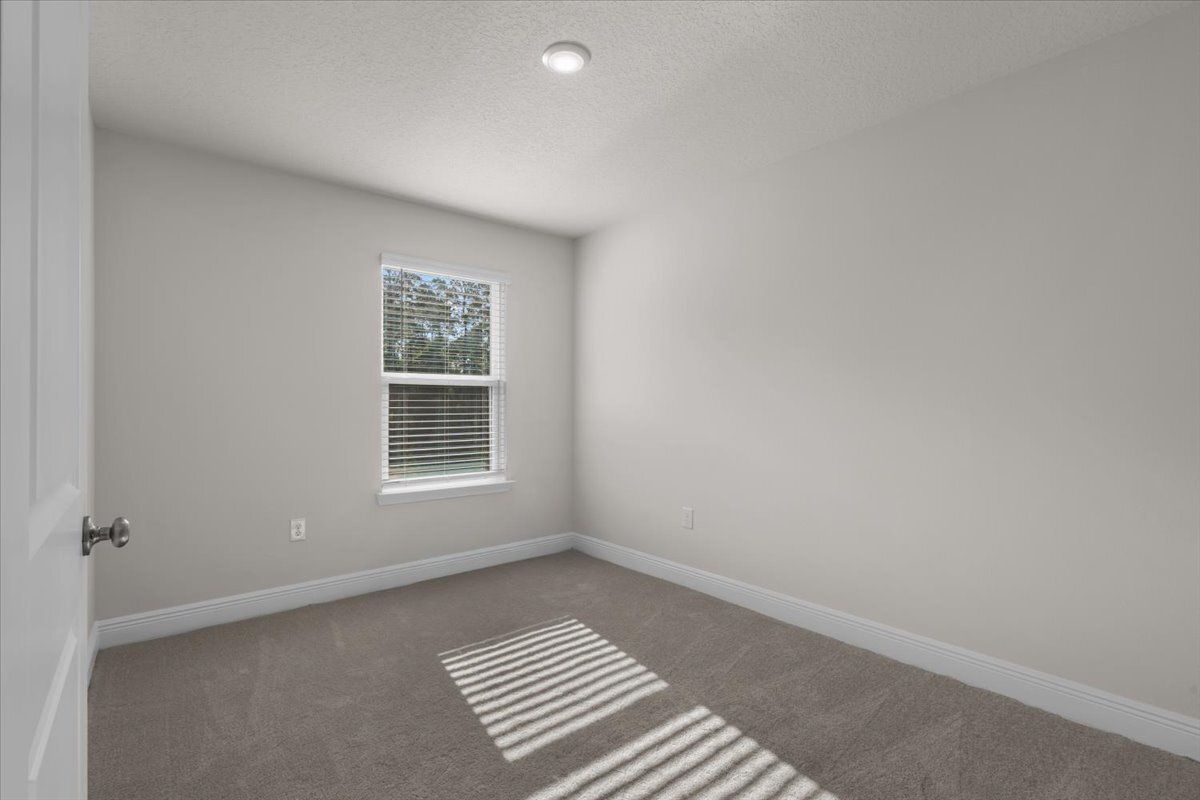 Charming 3-Bed Haven with Granite Countertops & Spacious Living at 1116 Coniferous Ave! property image