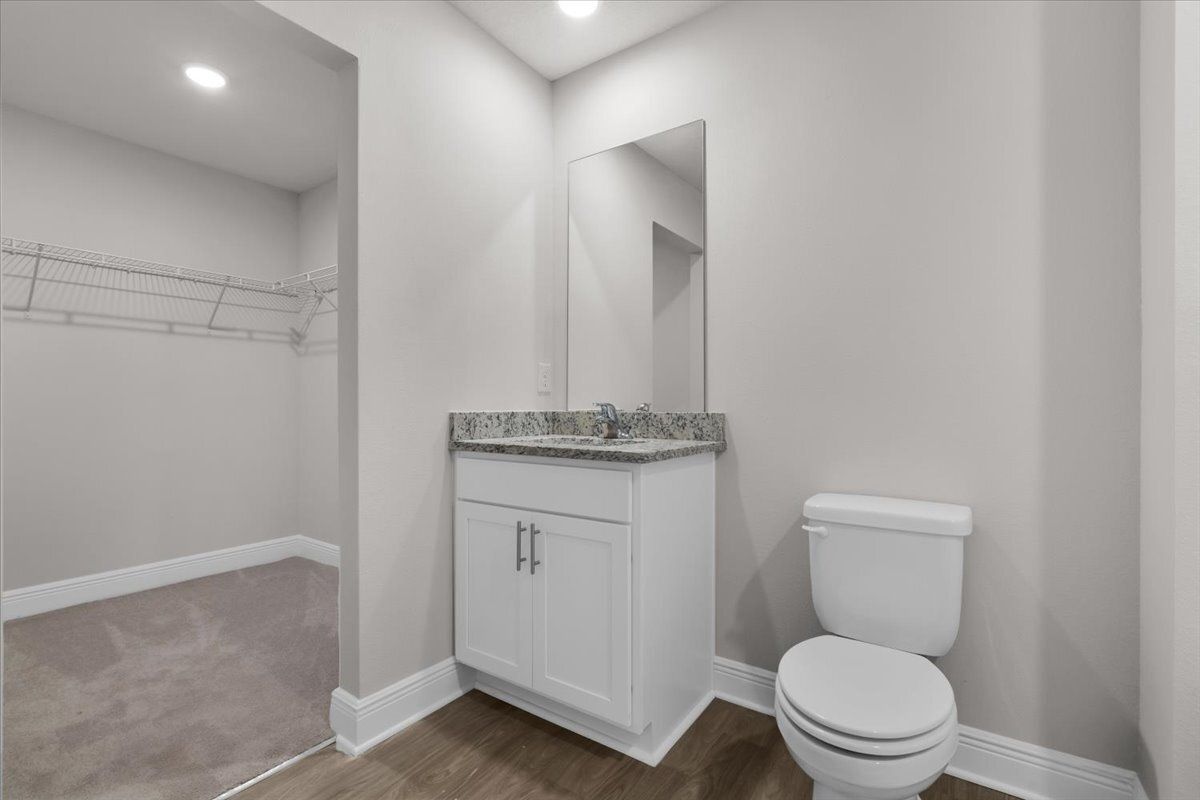 Charming 3-Bed Haven with Granite Countertops & Spacious Living at 1116 Coniferous Ave! property image