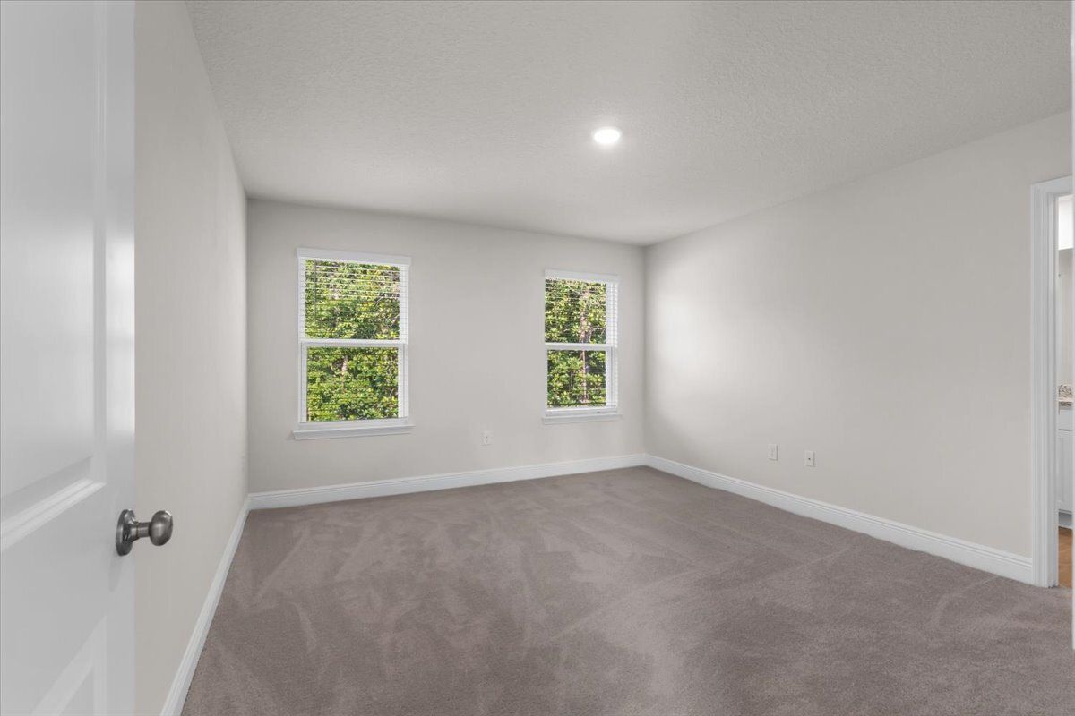 Charming 3-Bed Haven with Granite Countertops & Spacious Living at 1116 Coniferous Ave! property image