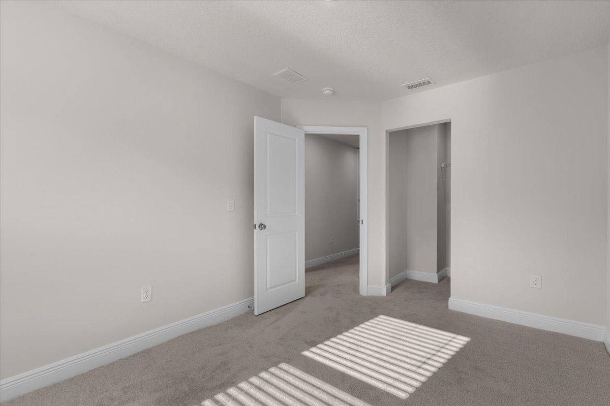 Charming 3-Bed Haven with Granite Countertops & Spacious Living at 1116 Coniferous Ave! property image