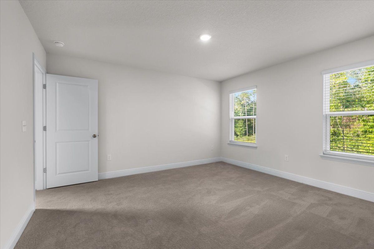 Charming 3-Bed Haven with Granite Countertops & Spacious Living at 1116 Coniferous Ave! property image