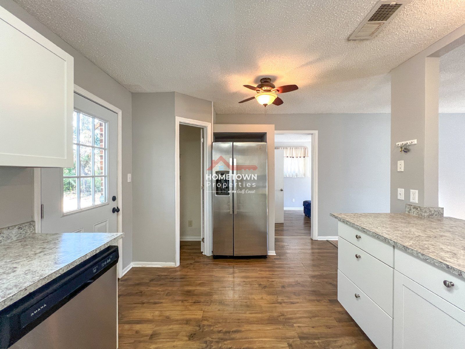 Charming 3-Bedroom Retreat with 2 Baths - Discover Your Cozy Home at 5430 Jenny Circle! property image
