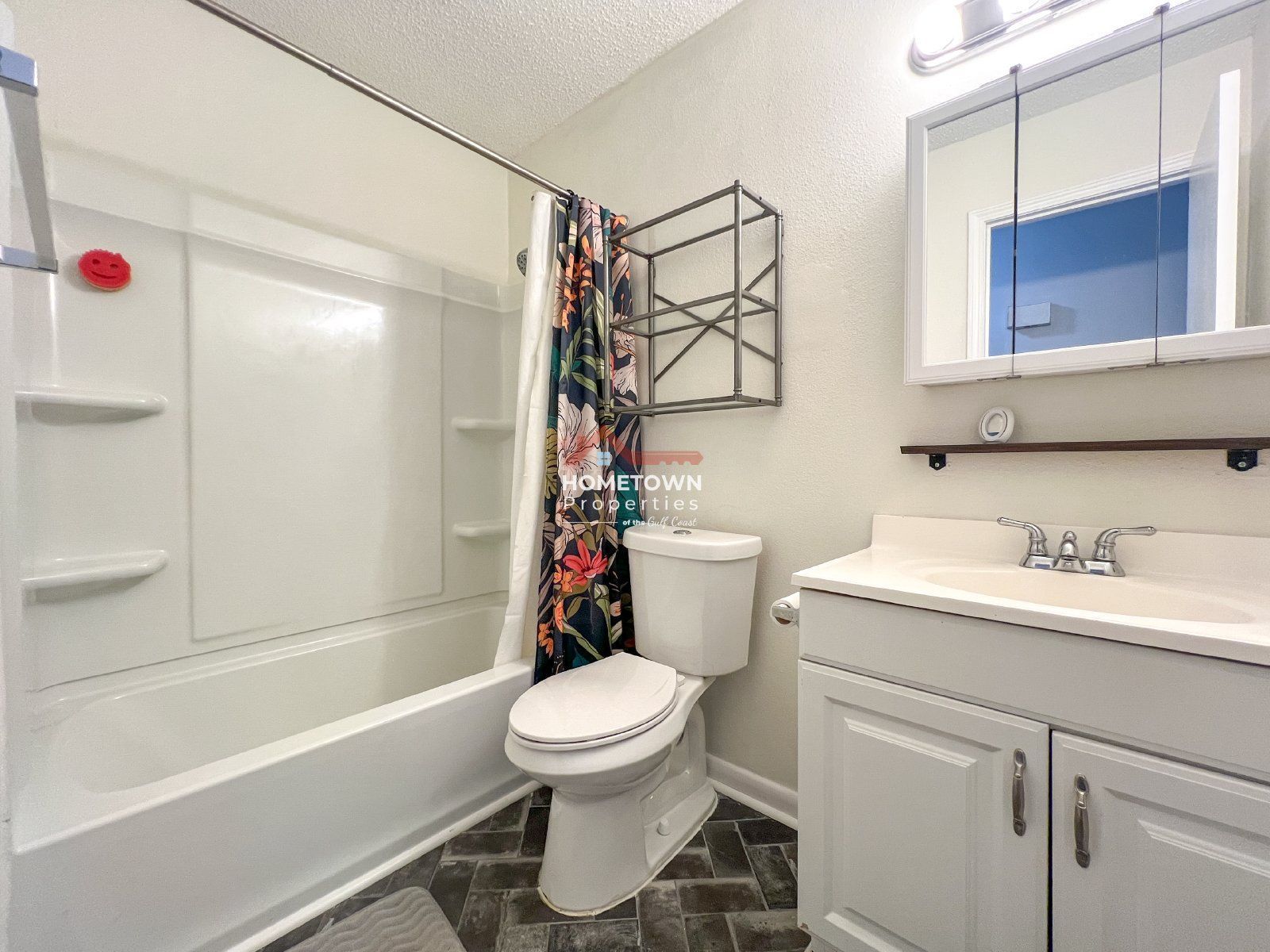 Charming 3-Bedroom Retreat with 2 Baths - Discover Your Cozy Home at 5430 Jenny Circle! property image