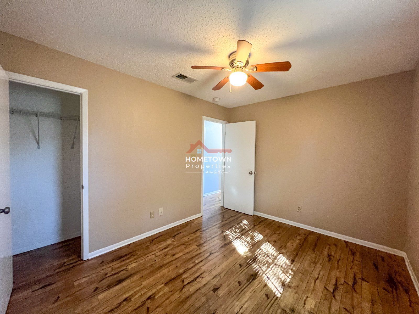 Charming 3-Bedroom Retreat with 2 Baths - Discover Your Cozy Home at 5430 Jenny Circle! property image